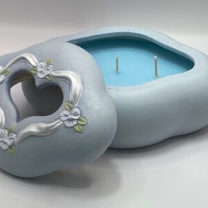D496.1 Ribbon & Pansy Victorian Box Candle