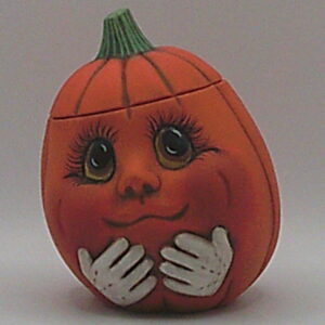 D677.3 Happy Pumpkin Box - Hands on Chin