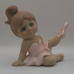 D984 Ballerina Tot Sitting